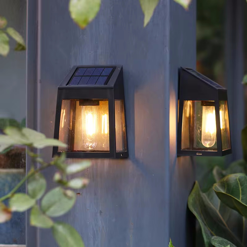 Lampa ścienna na energię słone – Outdoor Lighting Sconce recenzja i cena