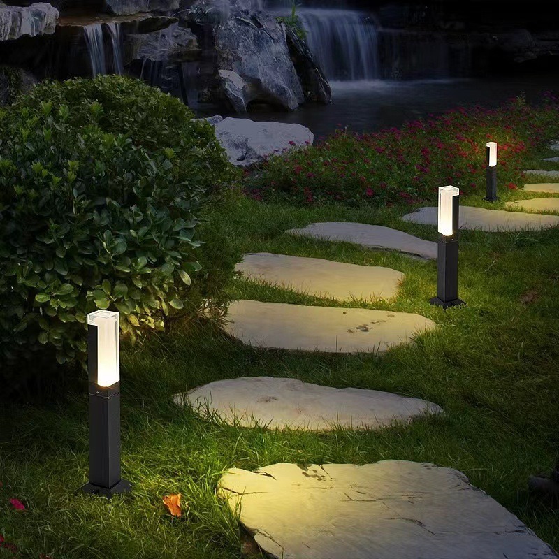 Lampa trawnikowa LED, ogrodowa – Outdoor Lighting Beacon recenzja i cena