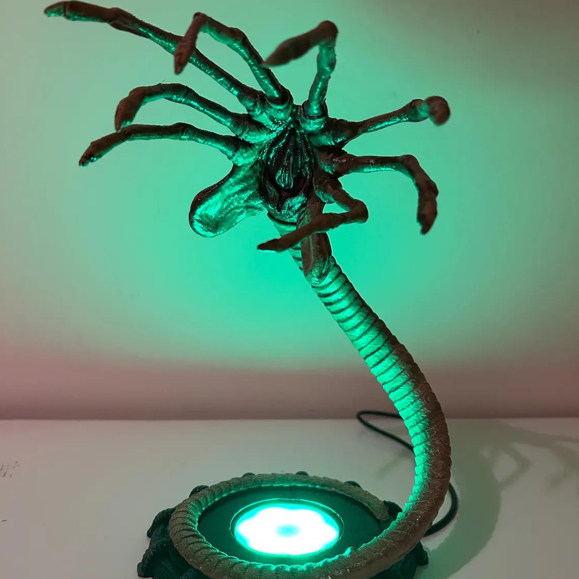 Lampka nocna Alien Facehugger, – Outdoor Lighting Halloween recenzja i cena