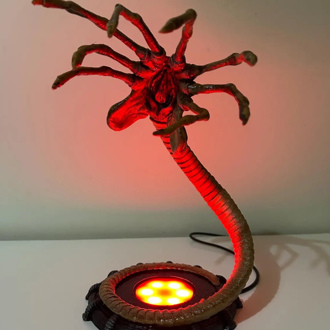 Lampka nocna Alien Facehugger, – Outdoor Lighting Halloween recenzja i cena
