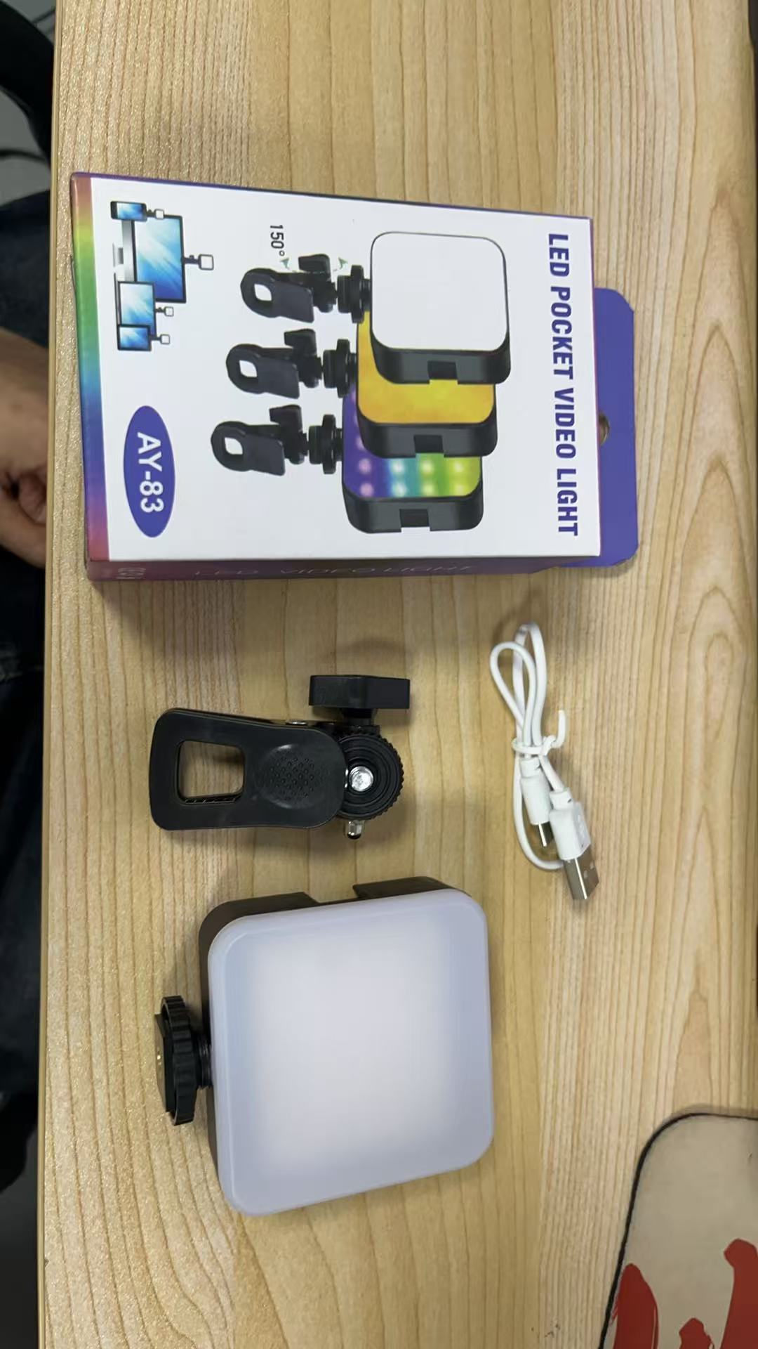 Lampa kieszonkowa RGB do fotog – Outdoor Lighting And Camera recenzja i cena
