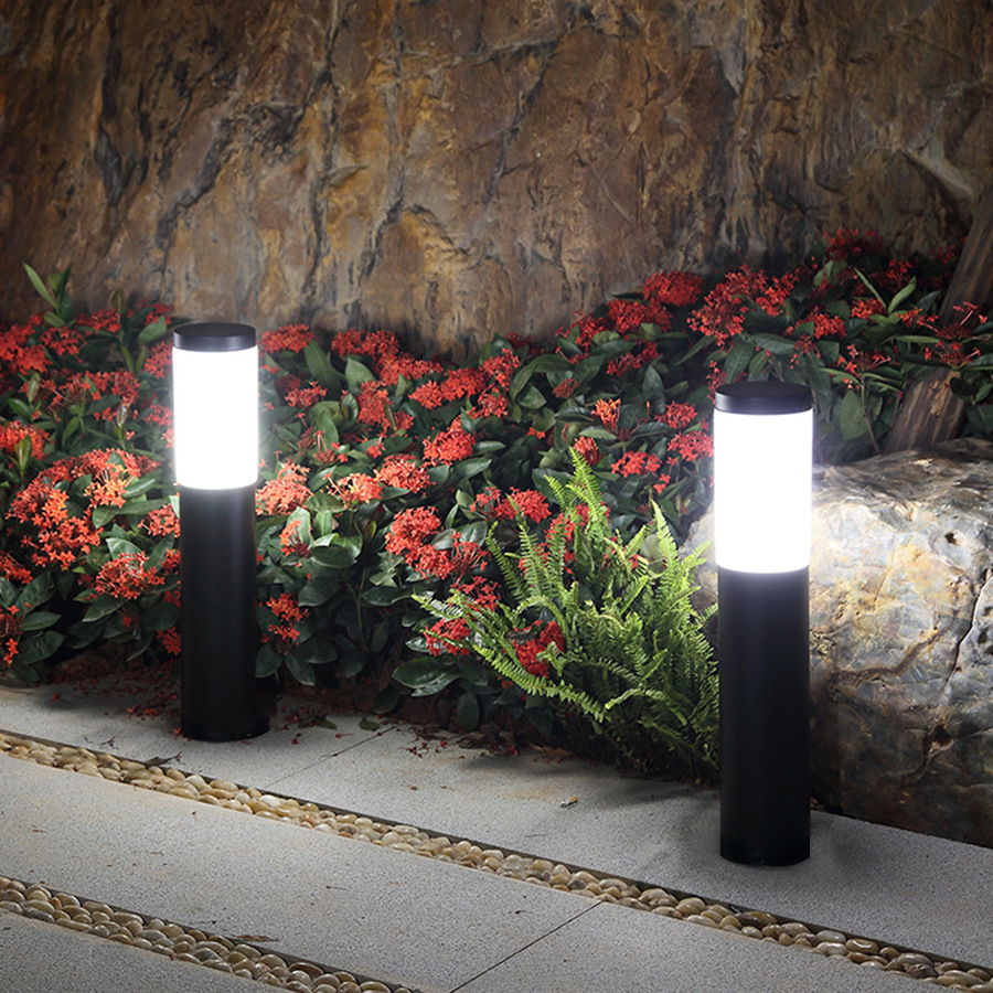 Solarna lampa LED ze stali nie – Outdoor Lighting Beacon recenzja i cena